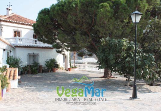 5 soveværelse Villa til salg i Itrabo med swimmingpool garage - € 1.485.000 (Ref: 6350065)