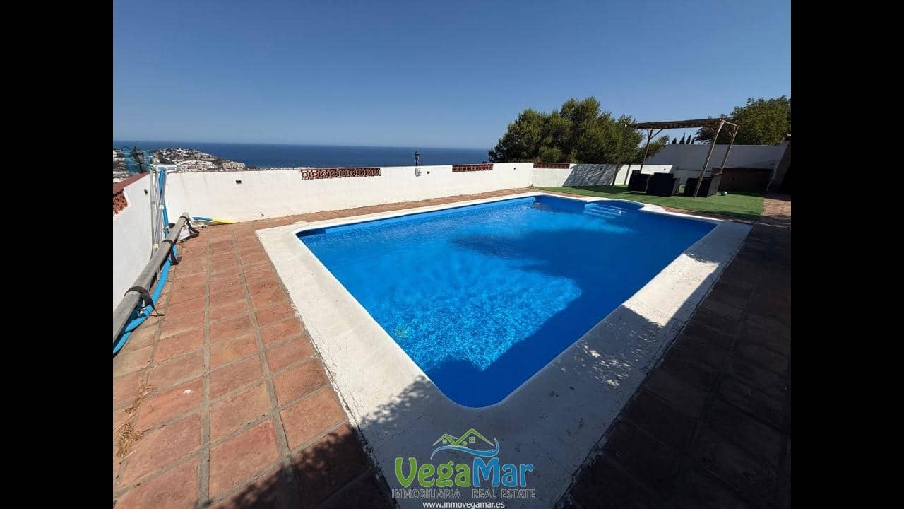4 Zimmer Villa zu verkaufen in Almunecar mit Pool - 630.000 € (Ref: 6404023)