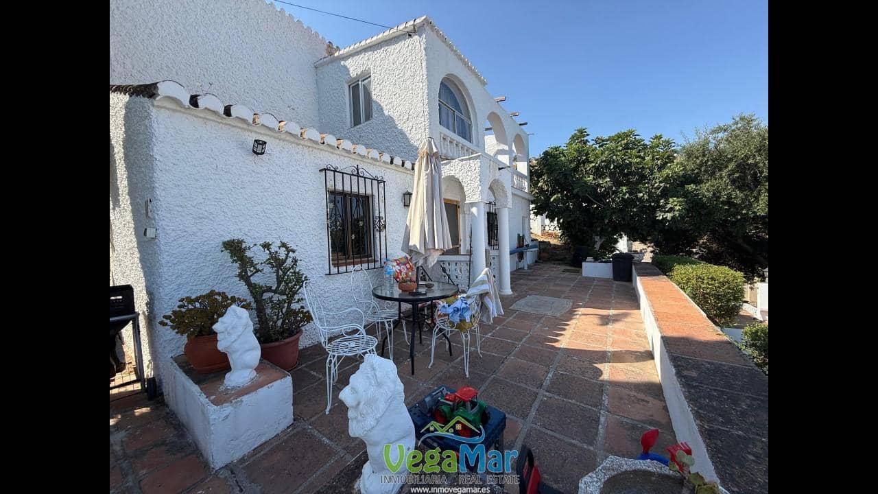 4 Zimmer Villa zu verkaufen in Almunecar mit Pool - 630.000 € (Ref: 6404023)