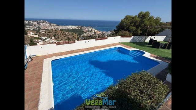 4 Zimmer Villa zu verkaufen in Almuñécar mit Pool - 630.000 € (Ref: 6404023)