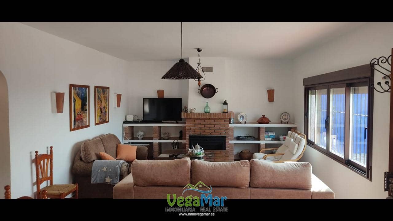 2 bedroom Villa for rent in Almunecar with pool - € 800 (Ref: 7297080)