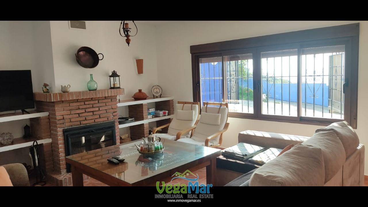 2 bedroom Villa for rent in Almunecar with pool - € 800 (Ref: 7297080)