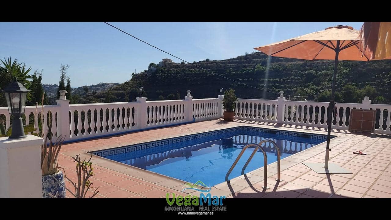 2 bedroom Villa for rent in Almunecar with pool - € 800 (Ref: 7297080)