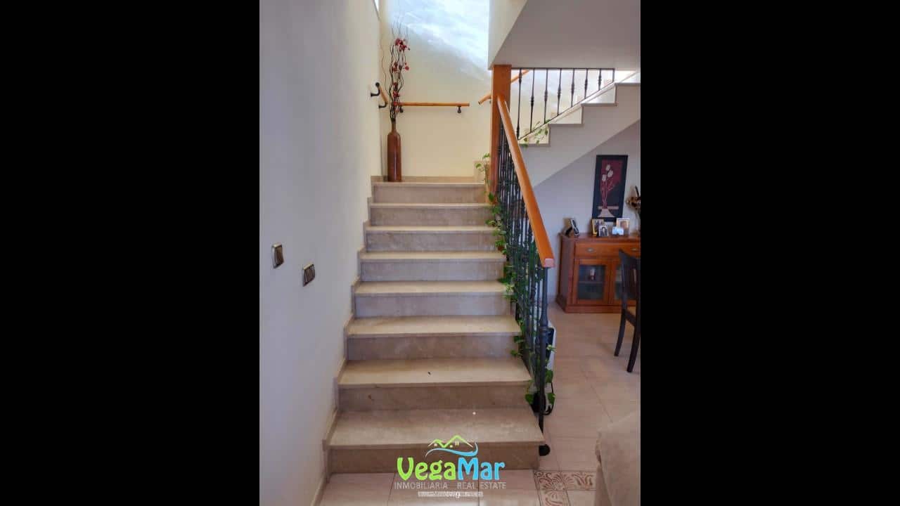 3 bedroom Villa for sale in Almunecar with garage - € 285,000 (Ref: 7493915)