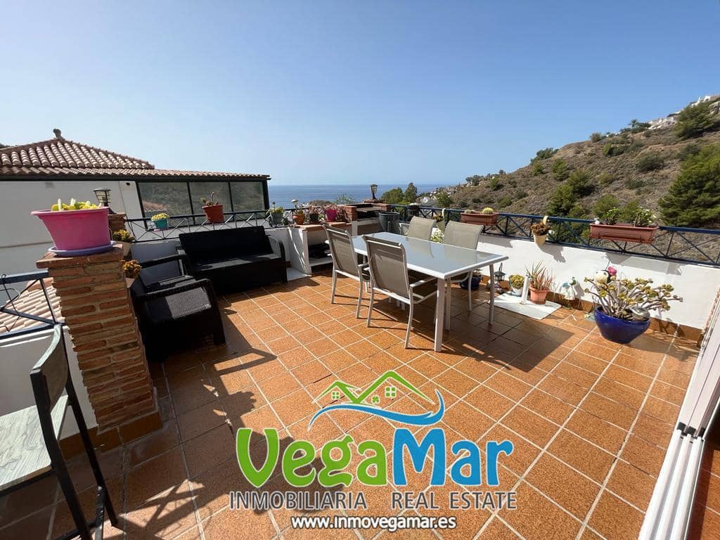 Chalet de 3 habitaciones en Almuñécar en venta con garaje - 600.000 € (Ref: 7732713)