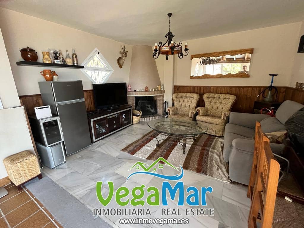 Chalet de 3 habitaciones en Almuñécar en venta con garaje - 600.000 € (Ref: 7732713)