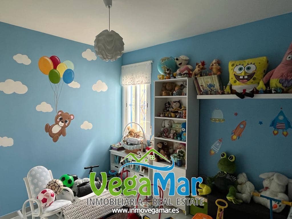 Chalet de 3 habitaciones en Almuñécar en venta con garaje - 600.000 € (Ref: 7732713)