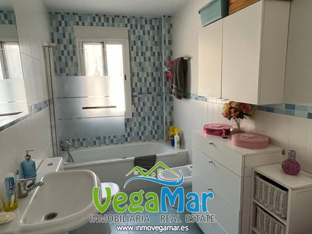 Chalet de 3 habitaciones en Almuñécar en venta con garaje - 600.000 € (Ref: 7732713)