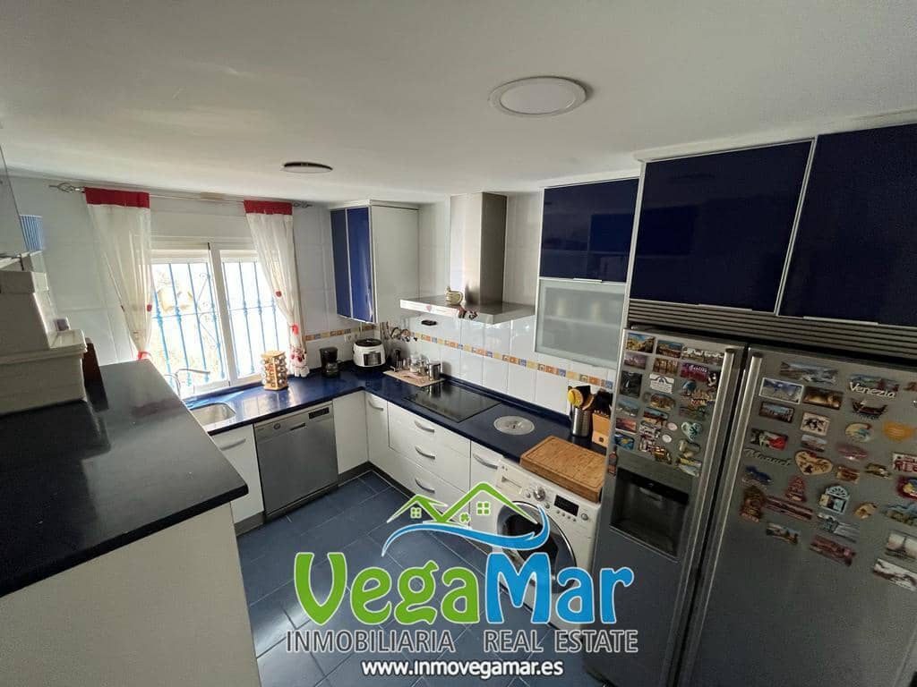 Chalet de 3 habitaciones en Almuñécar en venta con garaje - 600.000 € (Ref: 7732713)