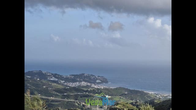 Grunde uden byggetilladelser til salg i Almuñécar - € 65.000 (Ref: 7936668)