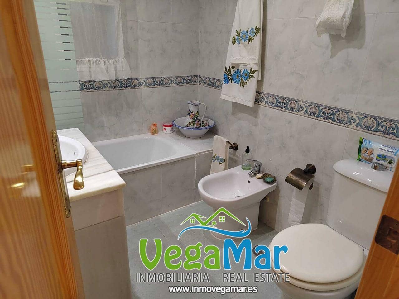 6 sovrum Villa till salu i Almunecar med pool garage - 310 000 € (Ref: 8006400)