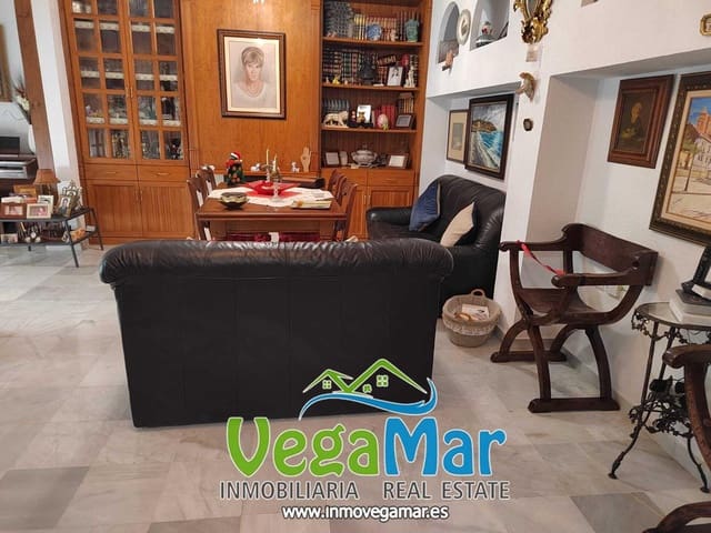 6 soverom Villa til salgs i Almuñécar med svømmebasseng garasje - € 310 000 (Ref: 8006400)