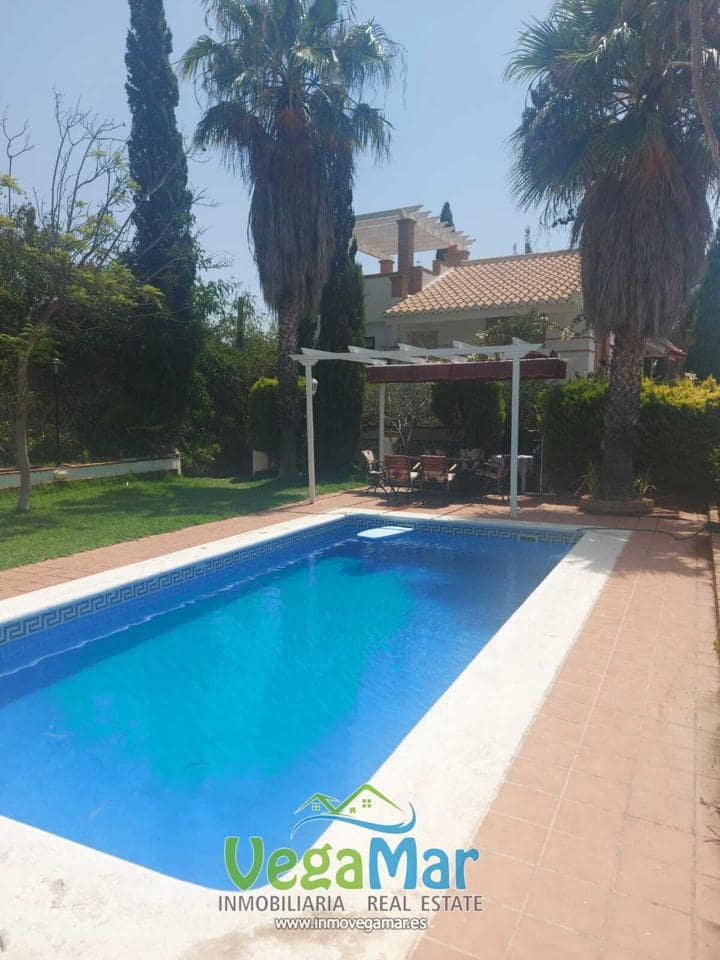 3 bedroom Villa for sale in Almunecar with pool garage - € 680,000 (Ref: 8135955)