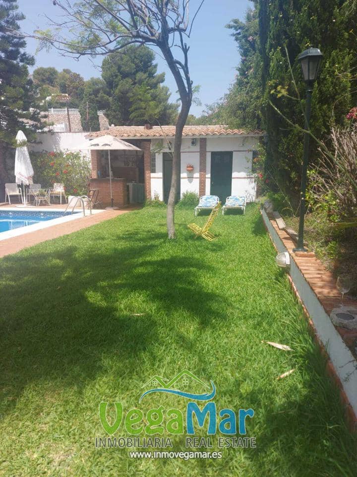 3 bedroom Villa for sale in Almunecar with pool garage - € 680,000 (Ref: 8135955)