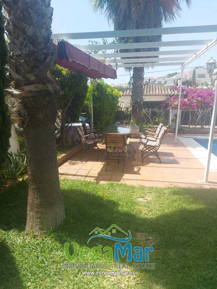 3 bedroom Villa for sale in Almunecar with pool garage - € 680,000 (Ref: 8135955)