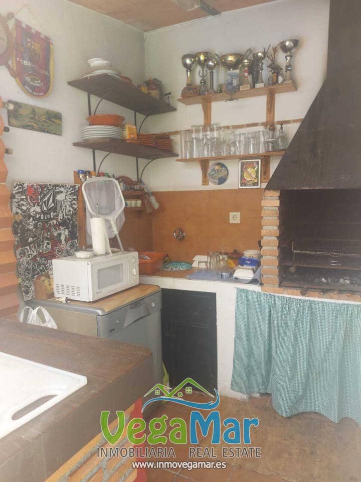 3 bedroom Villa for sale in Almunecar with pool garage - € 680,000 (Ref: 8135955)