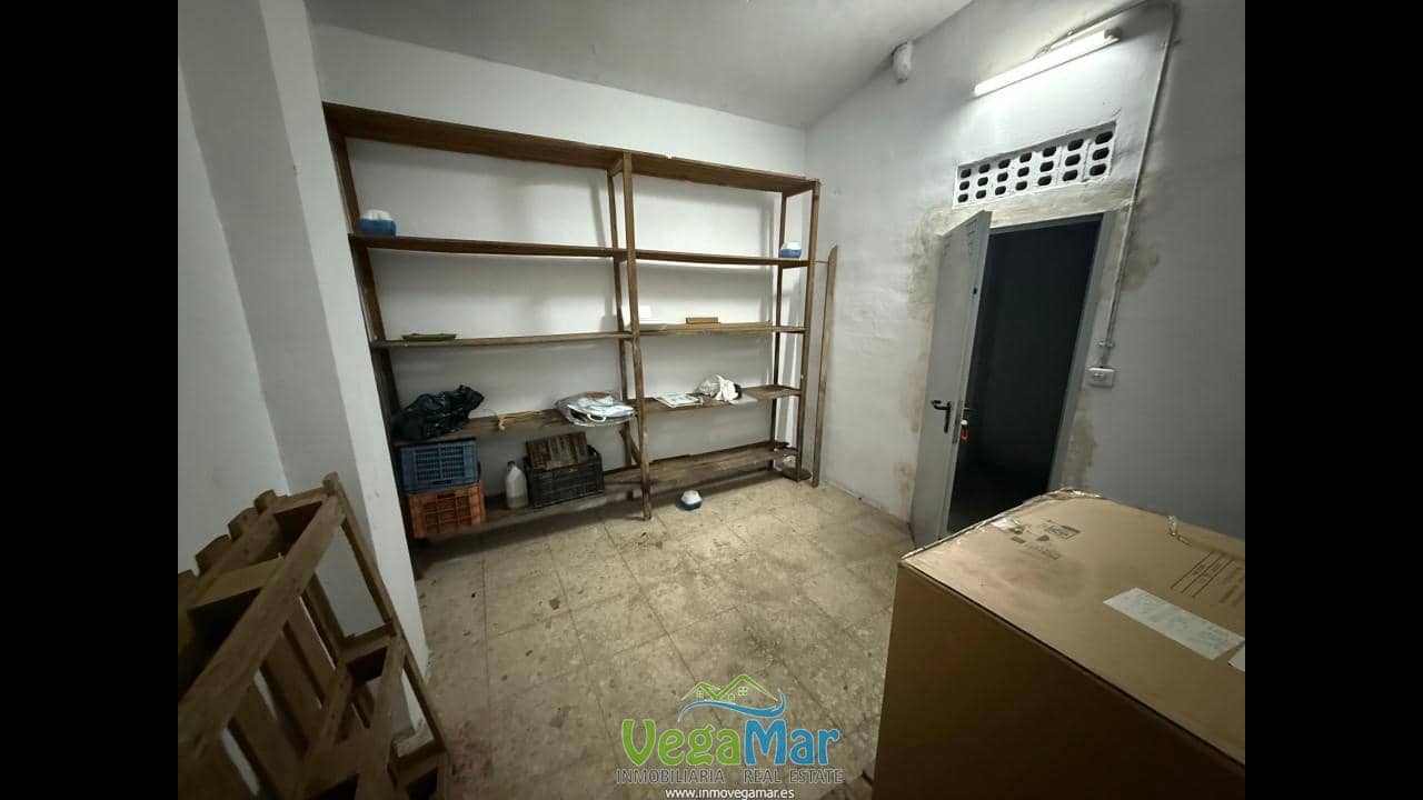 Garage te koop in Almunecar - € 20.000 (Ref: 8135956)