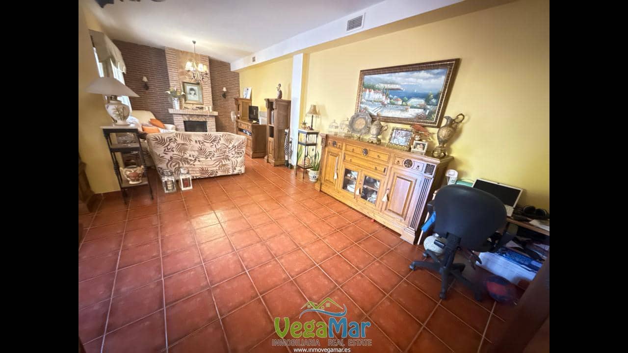 3 sypialnia Willa na sprzedaż w Almunecar z basenem garażem - 385 000 € (Ref: 8216773)