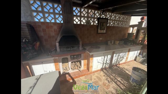 3 sypialnia Willa na sprzedaż w Almuñécar z basenem garażem - 385 000 € (Ref: 8216773)