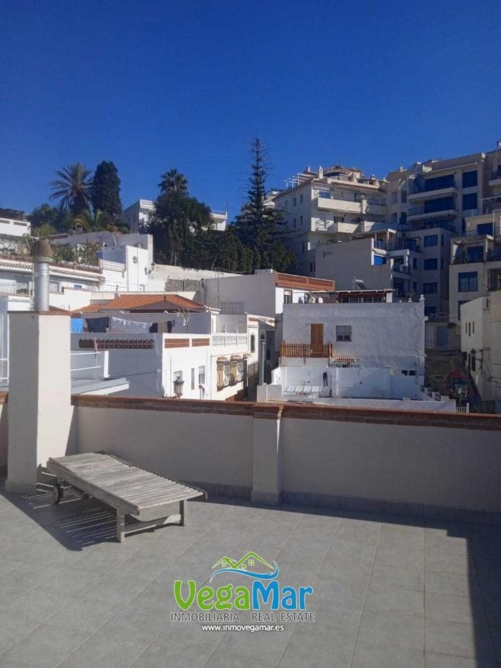 5 bedroom Villa for sale in La Herradura - € 370,000 (Ref: 8223362)