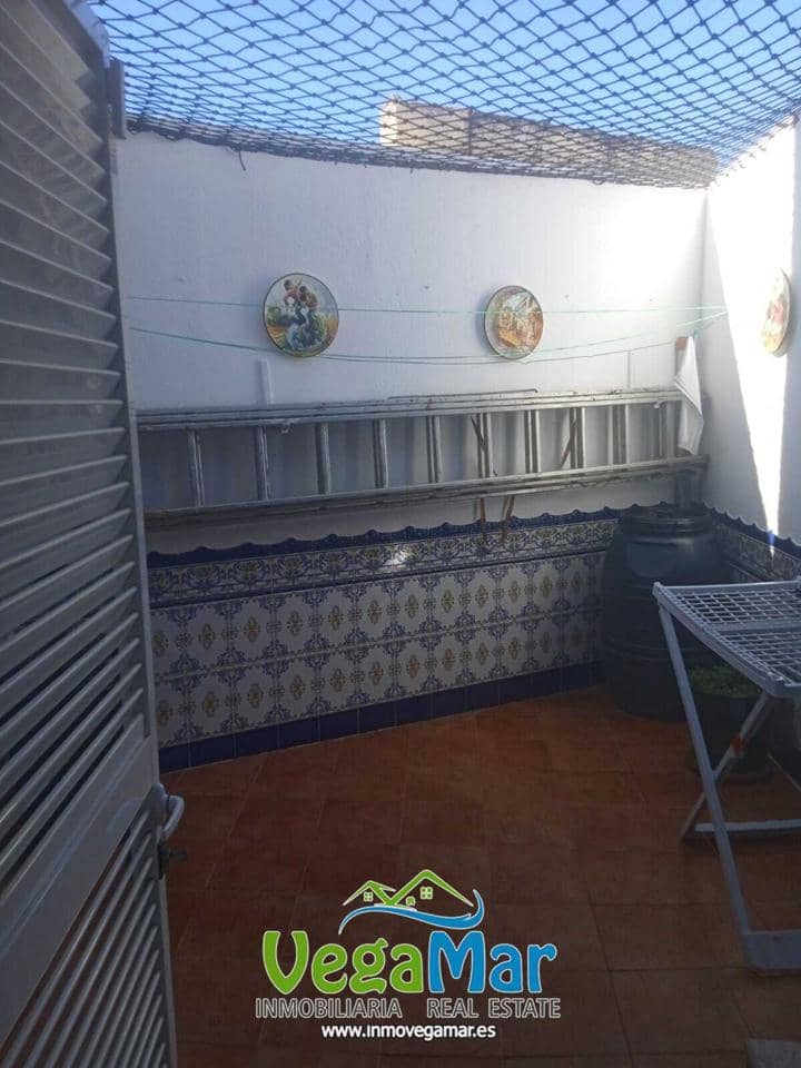 5 bedroom Villa for sale in La Herradura - € 370,000 (Ref: 8223362)