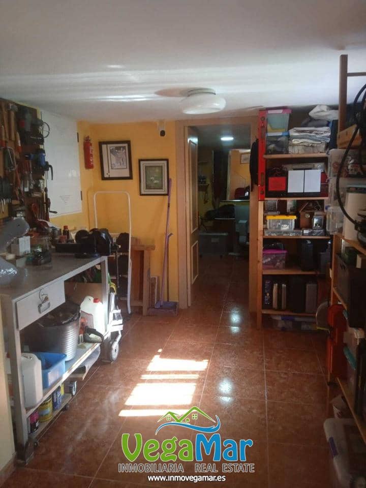 5 bedroom Villa for sale in La Herradura - € 370,000 (Ref: 8223362)