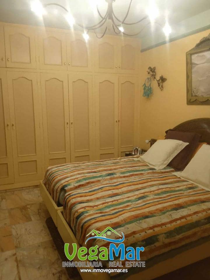 5 bedroom Villa for sale in La Herradura - € 370,000 (Ref: 8223362)