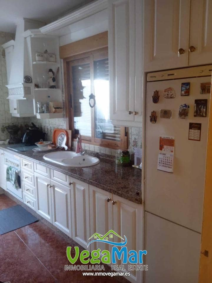 5 bedroom Villa for sale in La Herradura - € 370,000 (Ref: 8223362)