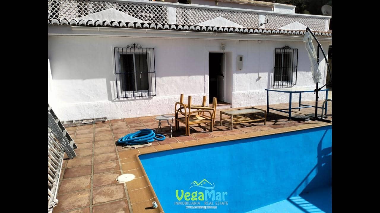 3 bedroom Finca/Country House for sale in La Herradura - € 263,000 (Ref: 8583792)