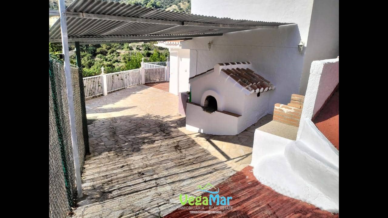 3 bedroom Finca/Country House for sale in La Herradura - € 263,000 (Ref: 8583792)