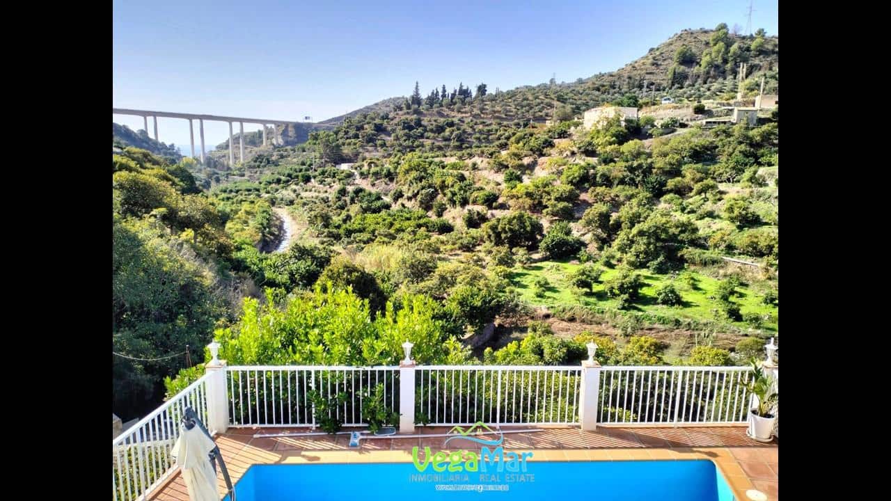 3 bedroom Finca/Country House for sale in La Herradura - € 263,000 (Ref: 8583792)