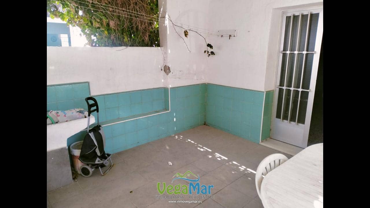 6 bedroom Villa for sale in La Herradura - € 550,000 (Ref: 8598920)