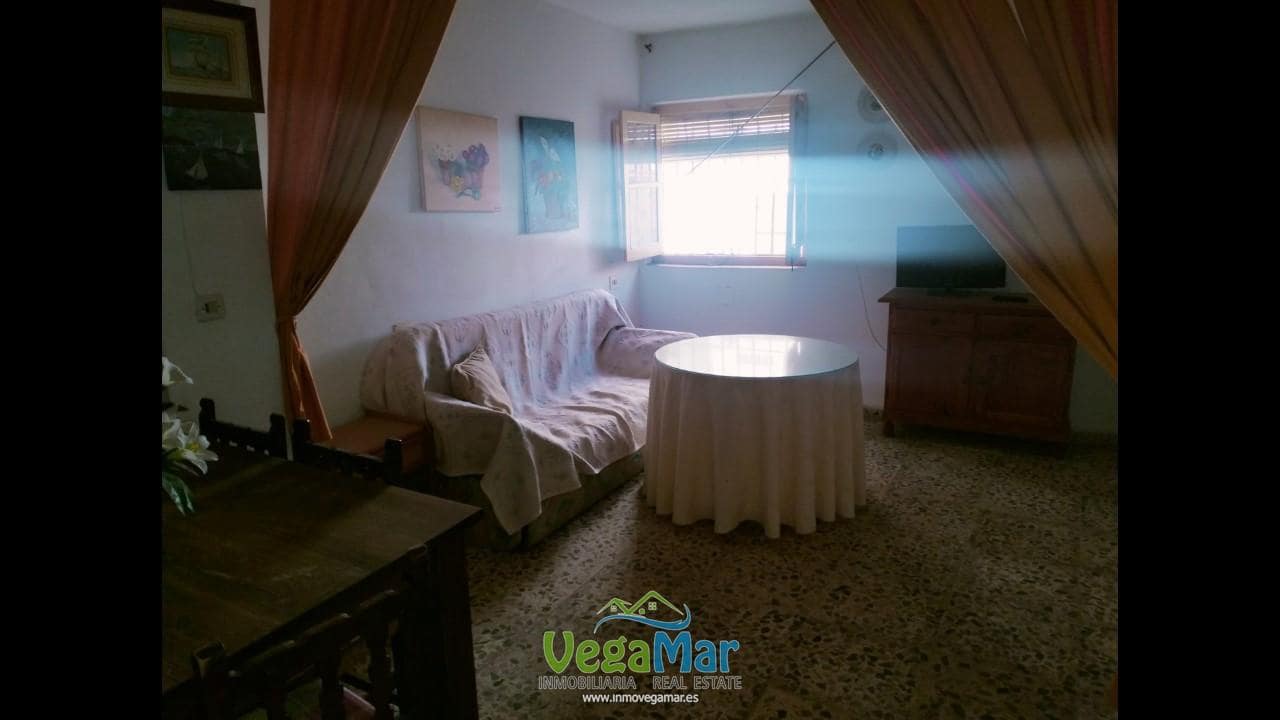 6 bedroom Villa for sale in La Herradura - € 550,000 (Ref: 8598920)