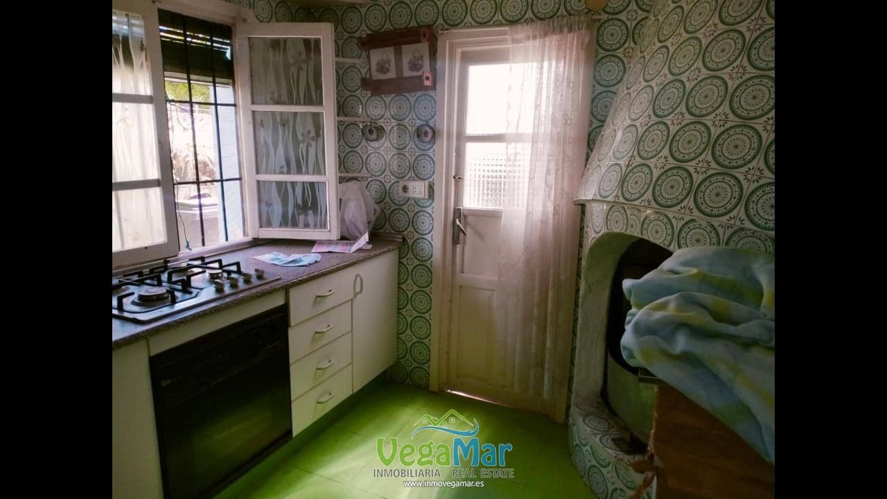 6 bedroom Villa for sale in La Herradura - € 550,000 (Ref: 8598920)