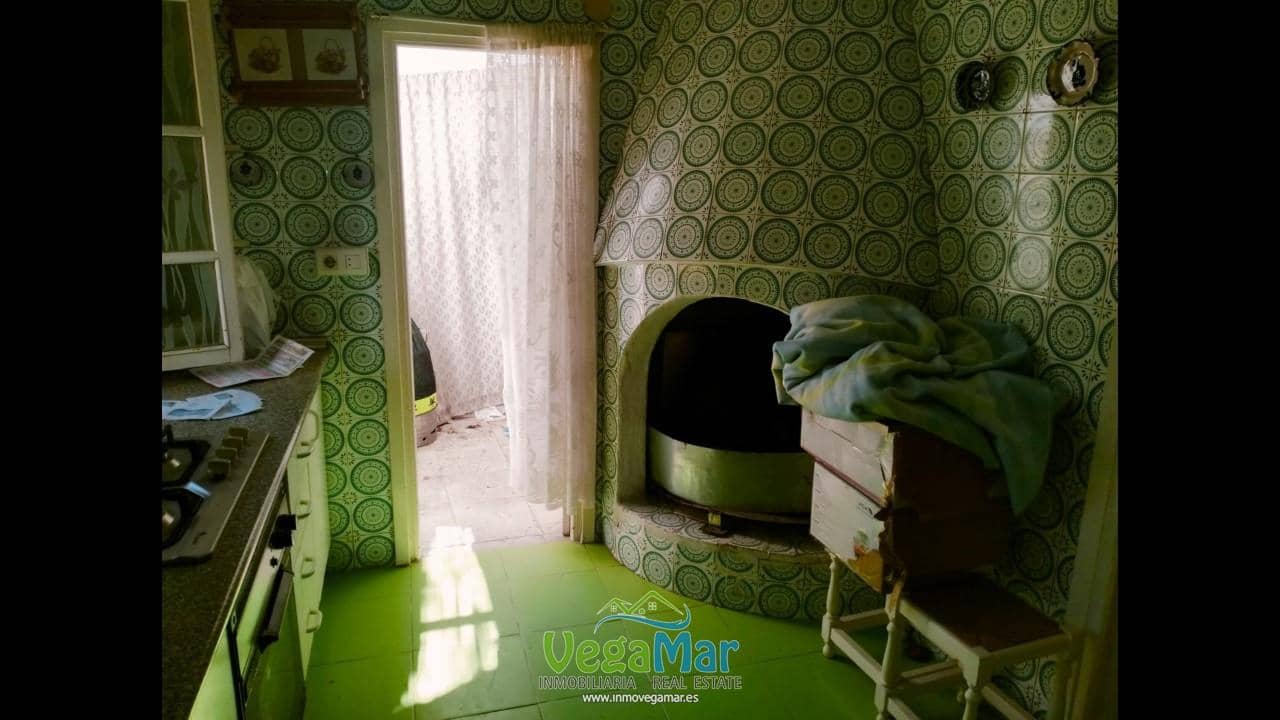 6 bedroom Villa for sale in La Herradura - € 550,000 (Ref: 8598920)