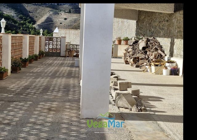 Chalet de 2 habitaciones en Almuñécar en venta - 950.000 € (Ref: 8620820)