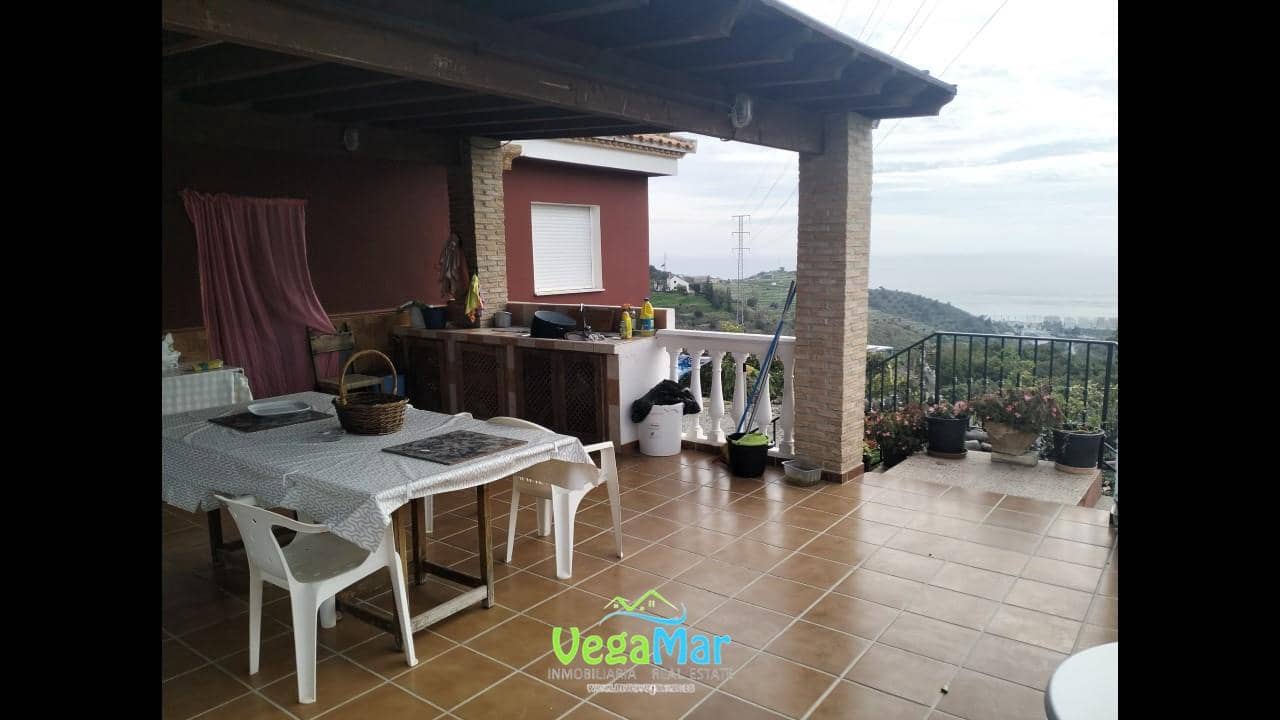 2 soveværelse Villa til salg i La Herradura med swimmingpool - € 577.000 (Ref: 8772655)