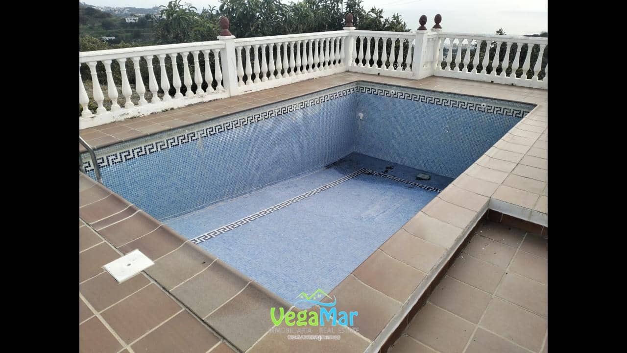 2 soveværelse Villa til salg i La Herradura med swimmingpool - € 577.000 (Ref: 8772655)