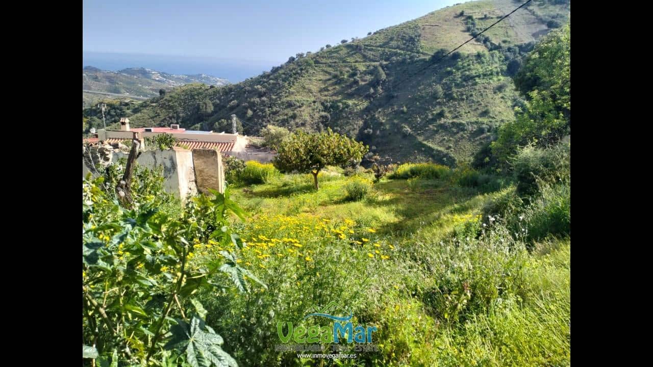 Grunde uden byggetilladelser til salg i La Herradura - € 60.000 (Ref: 8885633)