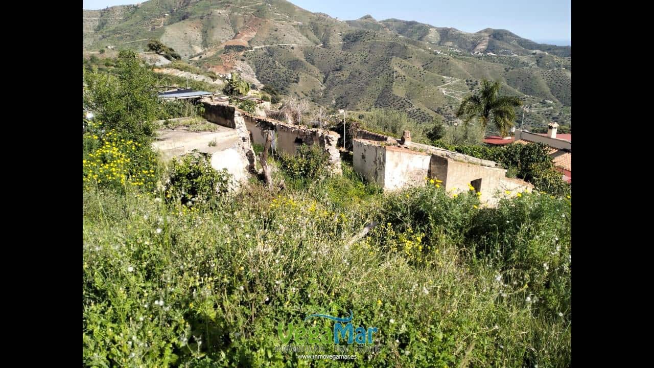 Grunde uden byggetilladelser til salg i La Herradura - € 60.000 (Ref: 8885633)