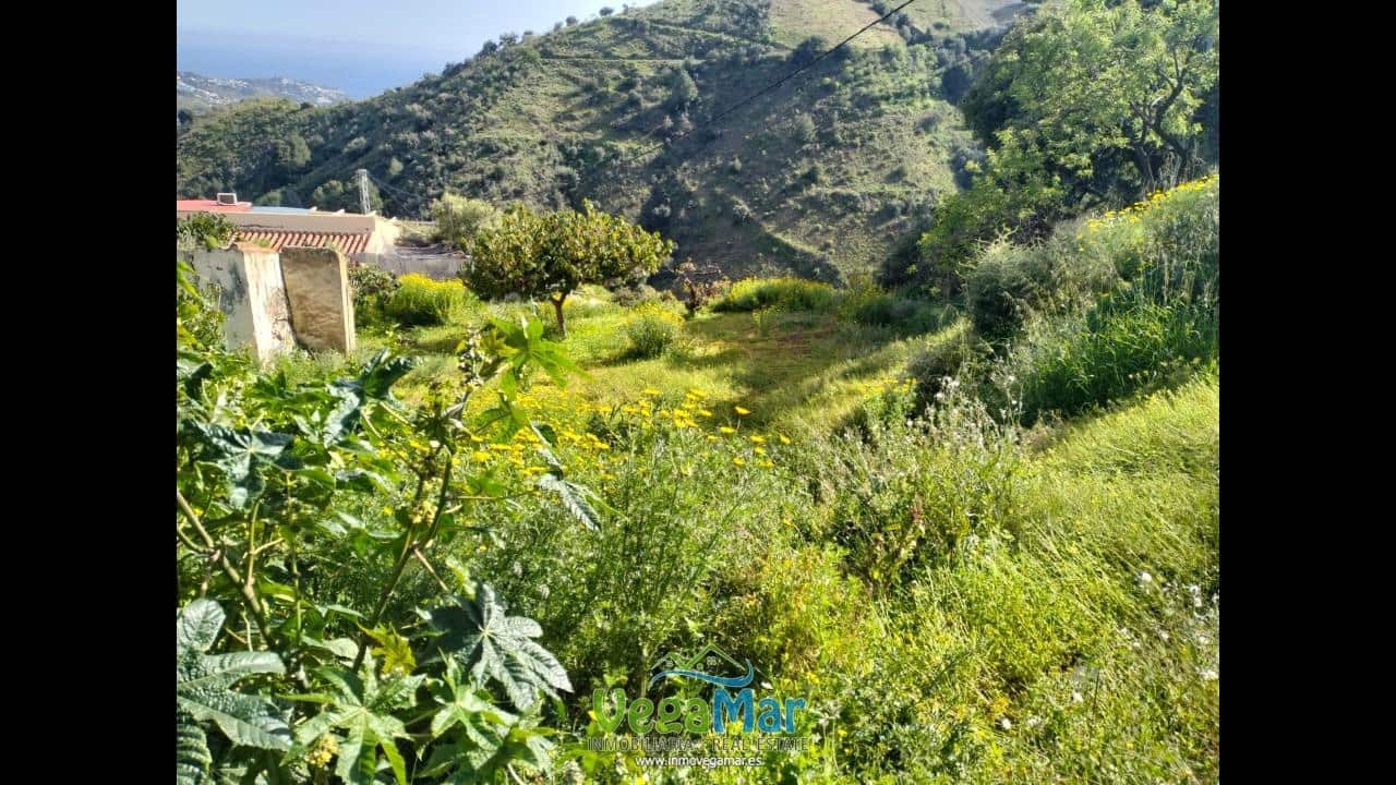 Grunde uden byggetilladelser til salg i La Herradura - € 60.000 (Ref: 8885633)