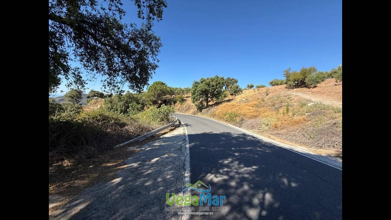 Ubebygd land til salgs i Otivar - € 25 000 (Ref: 8891497)