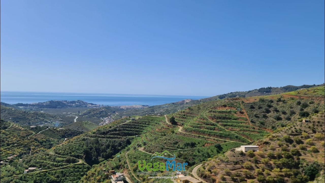 Grunde uden byggetilladelser til salg i Almunecar - € 200.000 (Ref: 8949978)