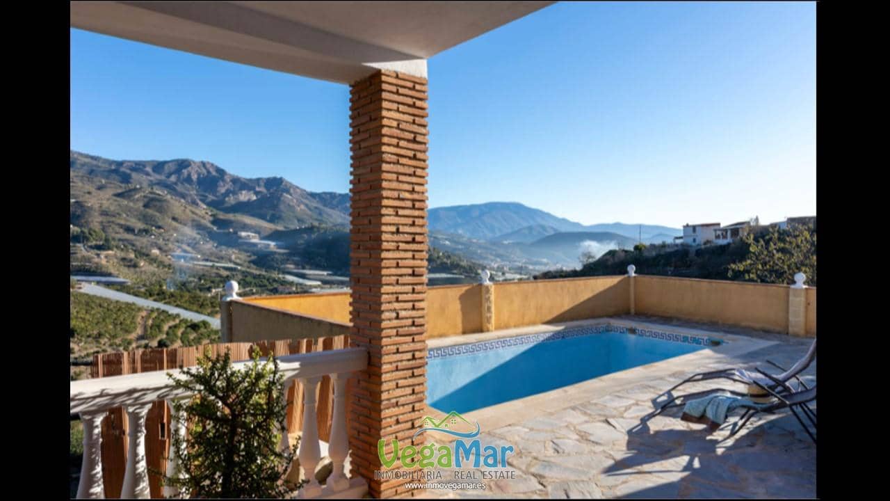 3 soveværelse Villa til salg i Itrabo med swimmingpool garage - € 292.000 (Ref: 8975492)