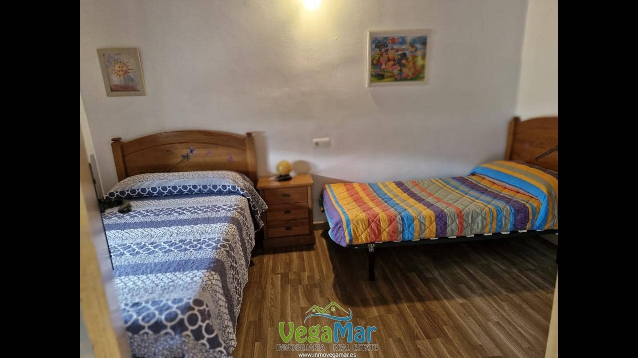 3 soveværelse Villa til salg i Itrabo med swimmingpool garage - € 292.000 (Ref: 8975492)