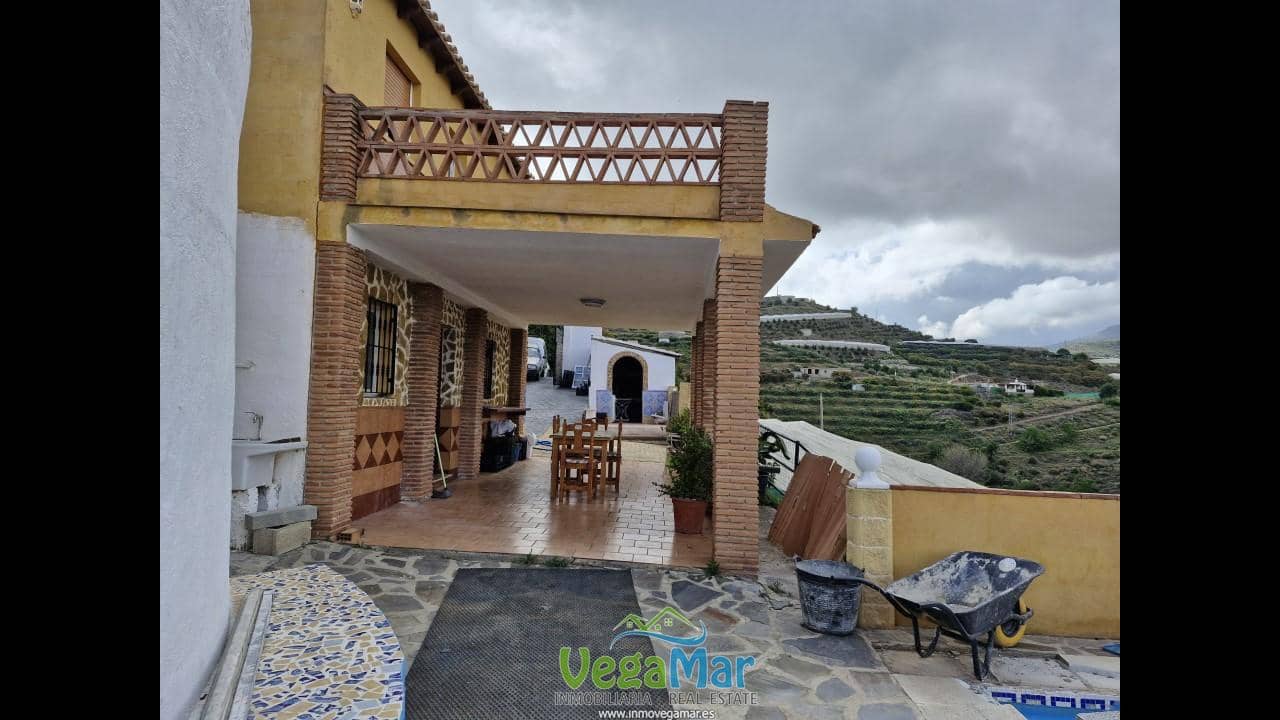 3 soveværelse Villa til salg i Itrabo med swimmingpool garage - € 292.000 (Ref: 8975492)