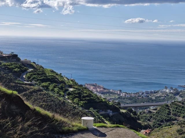 Grunde uden byggetilladelser til salg i Almuñécar - € 115.000 (Ref: 9004508)