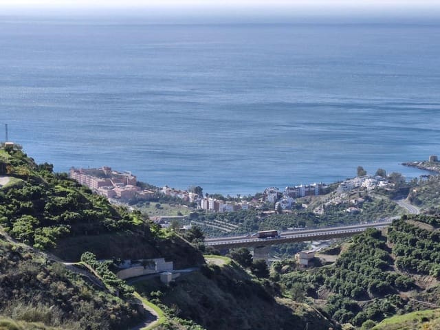 Grunde uden byggetilladelser til salg i Almuñécar - € 115.000 (Ref: 9004508)