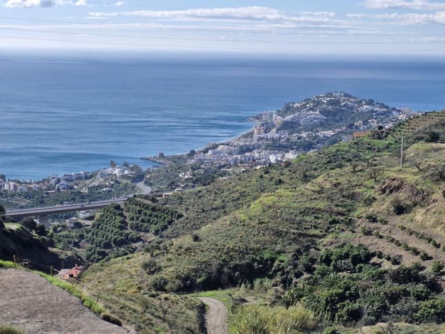 Grunde uden byggetilladelser til salg i Almuñécar - € 115.000 (Ref: 9004508)