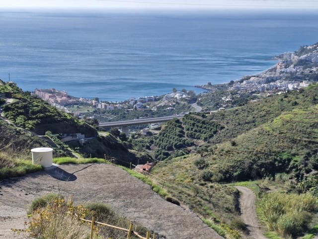 Grunde uden byggetilladelser til salg i Almuñécar - € 115.000 (Ref: 9004508)